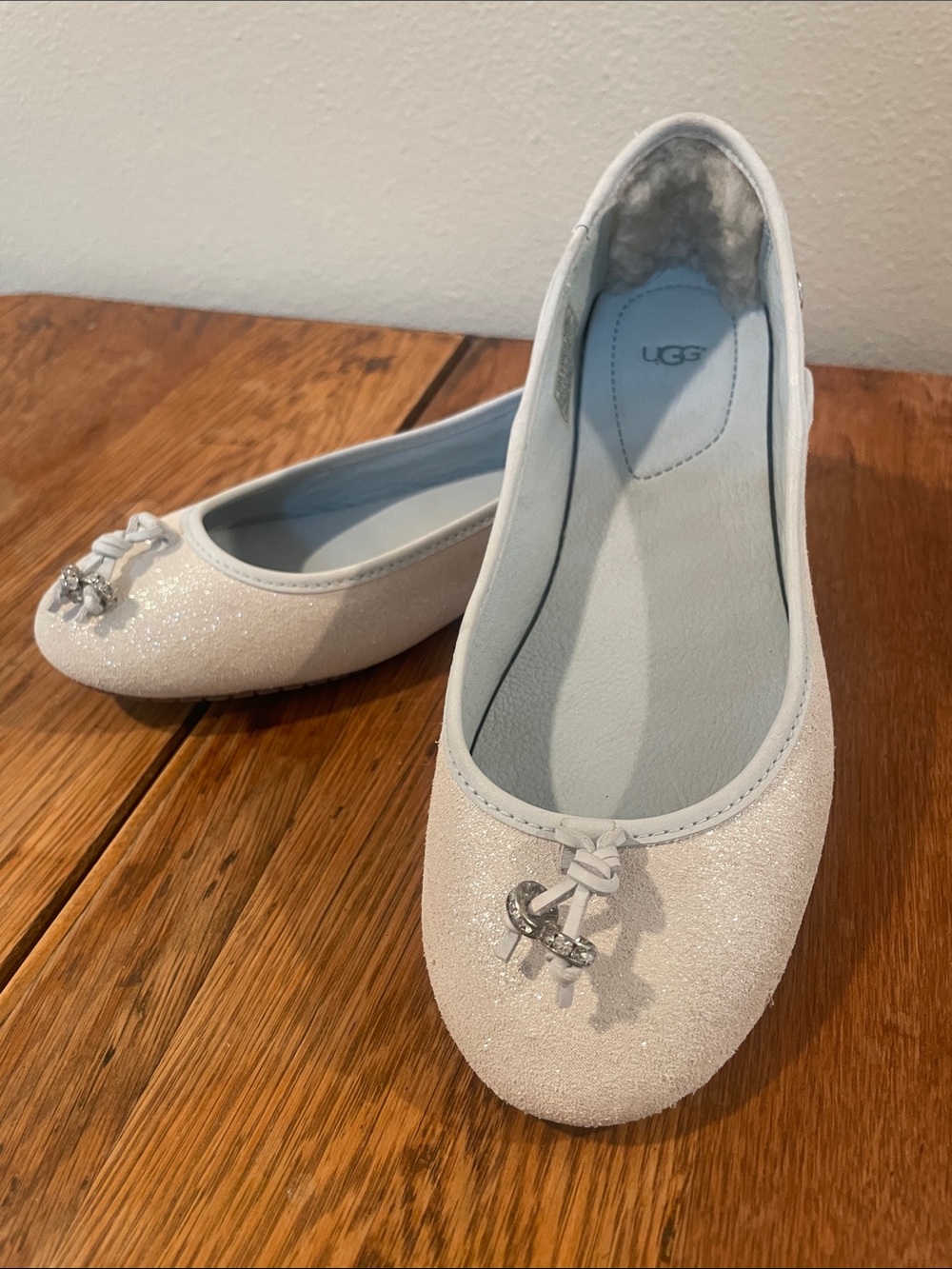 UGG Suede Crystal Bow Ballet Flats – Glitter Cream & Light Blue – Size 5.5